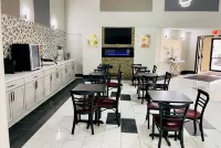 夏克佩温德姆速 8 酒店 - 早餐