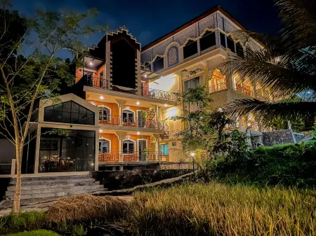 Padi Heritage Hotel Отели рядом с достопримечательностью «DUCK RC DDR»