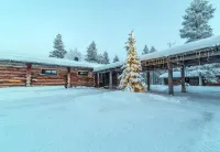 Kuukkeli Log Houses Porakka Inn Hotels in Saariselkä