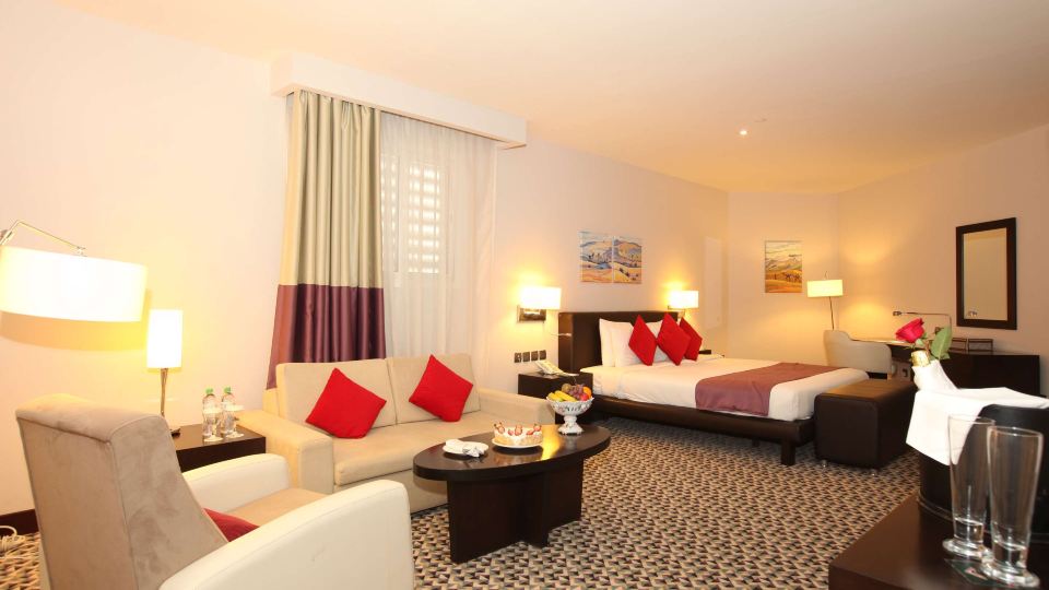 Golden Tulip Hail