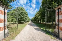 Logis Domaine de Valaudran Hôtels à : Salbris