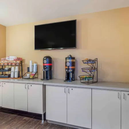 Extended Stay America Suites - Chicago - Lombard - Yorktown Center