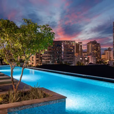 The Ritz-Carlton Residences, Waikiki Beach Отели рядом с достопримечательностью «Ботанический сад Фостер»