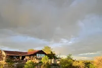 Aloegrove Safari Lodge Hoteles en Otjiwarongo