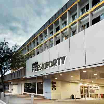 Delta Hotels by Marriott Kamloops Hotel Exterior