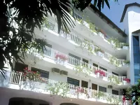 Los Arcos Suites