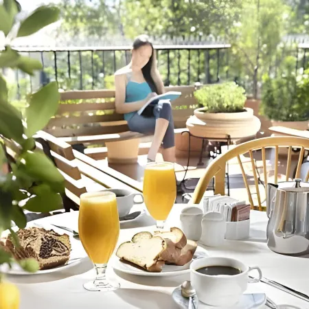 Adrian Hotel Отели рядом с достопримечательностью «Галерея Пандора»