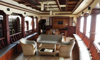 Aqua Jumbo Houseboat