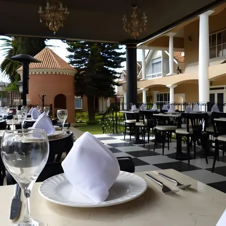 Casa Bonita Hotel & Luxury Residence