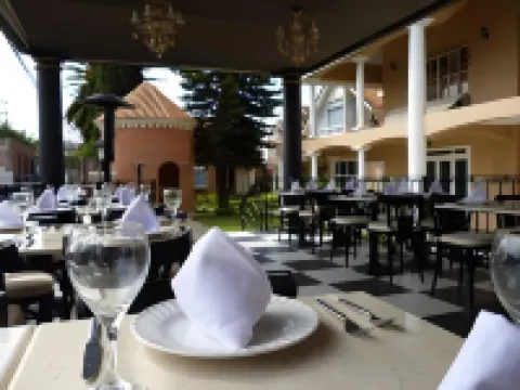 Casa Bonita Hotel & Luxury Residence