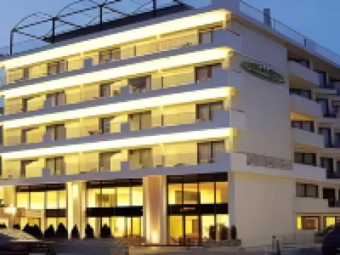 フォー シーズンズ ホテル グリファダのホテル