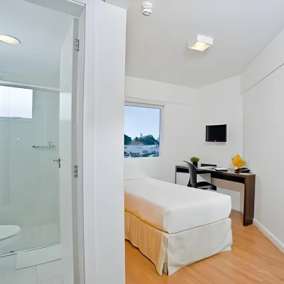 Camboriu Express Hotels near Cinerama Shopping
