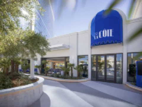 Fontainebleau Las Vegas, MICHELIN Key Award Hotel Hotels near Count's Kustoms