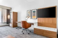 Comfort Inn & Suites Hotels in Manchester Township