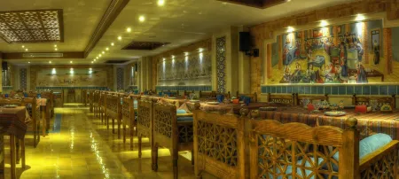 Zandiyeh Hotel