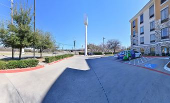 Holiday Inn Express & Suites DALLAS SOUTH - DESOTO by IHG