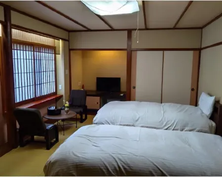 Hana Ryokan Iwatoya โรงแรมในทาคาชิโฮ