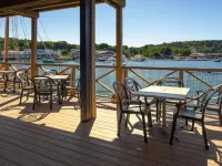 Fisherman's Wharf Inn Hotels in Lincoln County