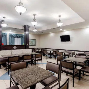 La Quinta by Wyndham Indianapolis Airport Plainfield