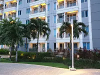 Cosmy Tanglin Apartment at Pakuwon Mall Hotels in Sambikerep