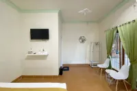Adipura Guesthouse Syariah Mitra RedDoorz Near Terminal Nganjuk