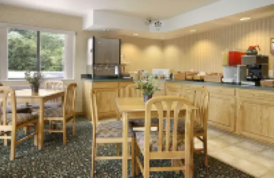 曾斯維爾温德姆速8酒店