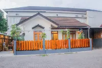 Villa D'Maguwo Suites