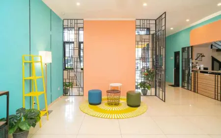 Sans Hotel Fiffa Premiere Malang by RedDoorz