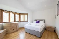 Cosy Spacious Duplex Apartment Near Salford Royal Các khách sạn gần Walkden Railway Station
