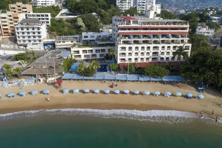 Acamar Beach Resort