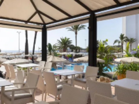 Hipotels Hipocampo Playa โรงแรมในLlevant