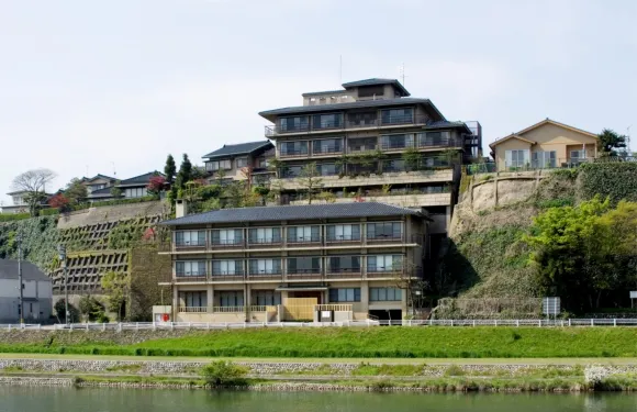 玉雅洛賽賽酒店