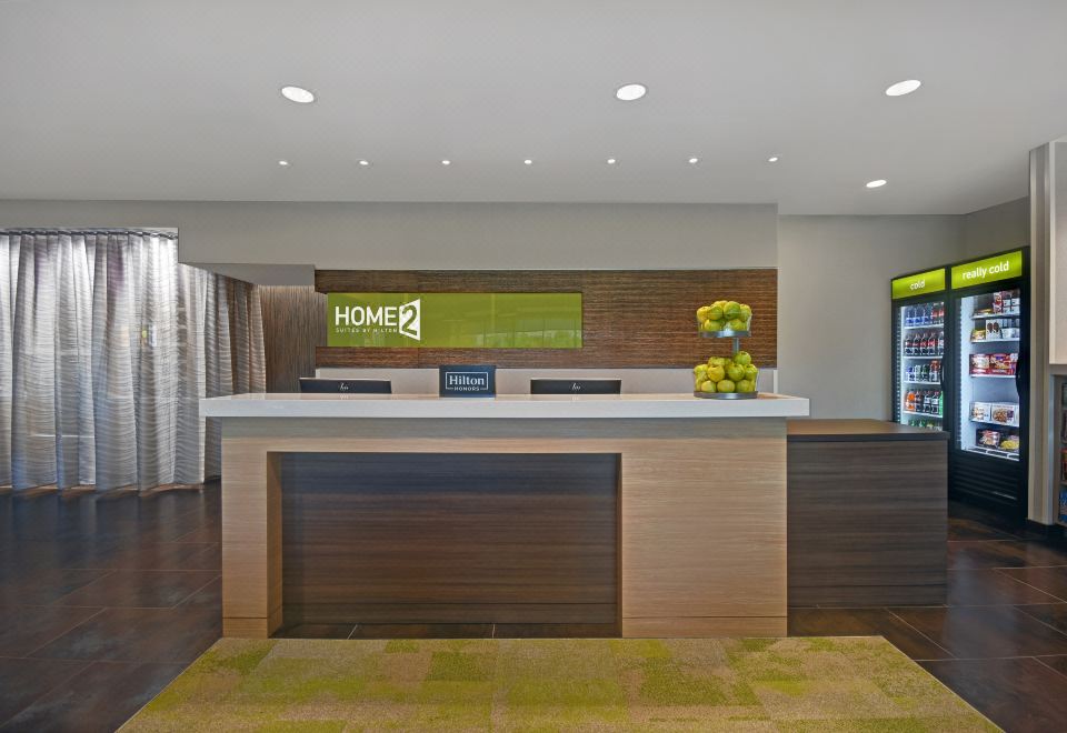 [이미지: Home2 Suites 조식 공간]