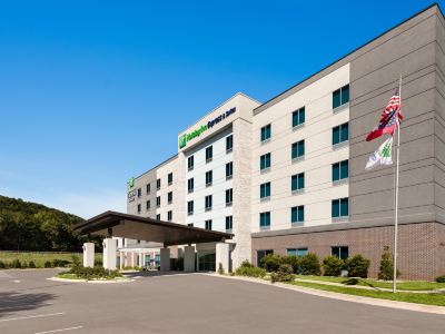Holiday Inn Express & Suites DALTON - MARKET ST by IHG