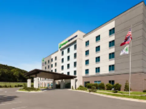 ホリデイ イン エクスプレス & スイーツ ダルトン - ウォールナット アベニュー by IHG ドールトンのホテル