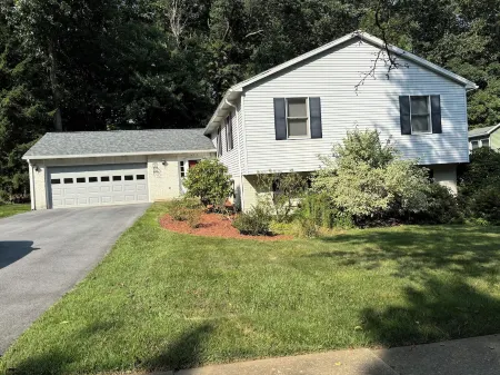 Family Friendly 4 Bedroom House Near Penn State University