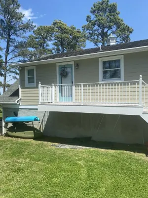 Right next to Rappahannock River with a million dollar view from the pool.