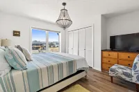 3CooksVacations 'The Sandlot' -Canal Home + Boat Dock in Ocean Isle Beach, NC