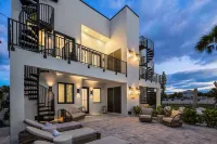 Milos Beach House "BRAND NEW" A Luxe Haven Steps from the Beach-ROOFTOP SWIMMING