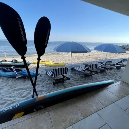 Luxurious, Direct Waterfront Home with Private Beach