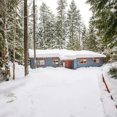Cozy Mtn. Home with Private Hot Tub - Sleeps 10 1 Mile from Base of Mountain