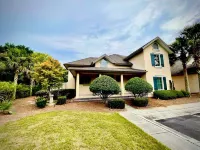 Beautiful 4BR/4BA.Close to HHI/SAV/BEU, 5 minutes to Palmetto Bluff's entrance Publix Super Market at Buckwalter Place附近的飯店