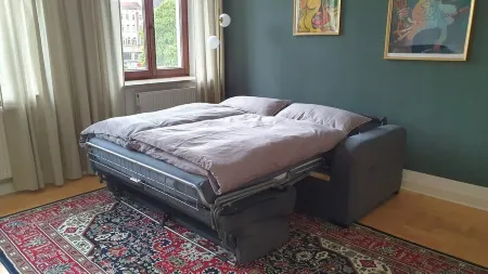 Apartment on Wilhelmsplatz with a view. Within walking distance of all sights. Отели рядом с достопримечательностью «Camping am Kühlhaus Görlitz - Alternativer Campingplatz trifft Industriekultur»