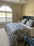 Quaintly King  Hideaway Close to Bethel Private Room only in House