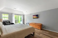 "The Mint Margaritaville Lake Resort, Boating, Golfing, Fire Pit, Swimming