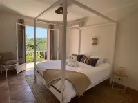 Beautiful vacation villa with large pool 900m walk to the beach for 12 people