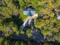 4BR/3BA ★ hot tub, sauna, billiards, A/C, & grill! - Hytter