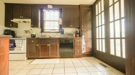 3bdrm 2bath Home in Quite Neighborhood , Work from Home Ready and Near Downtown