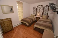 Private Top Corner Condo Just 5 Mins to JH Ski Resort- Great Views + Deck & BBQ! Hotels in Wilson