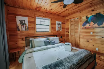 Jacuzzi, Fire Pit, Game Room, 10 min to BR, Backpacks, Hammock, Newly Remodeled